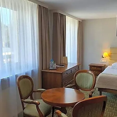 Hotel Boss
